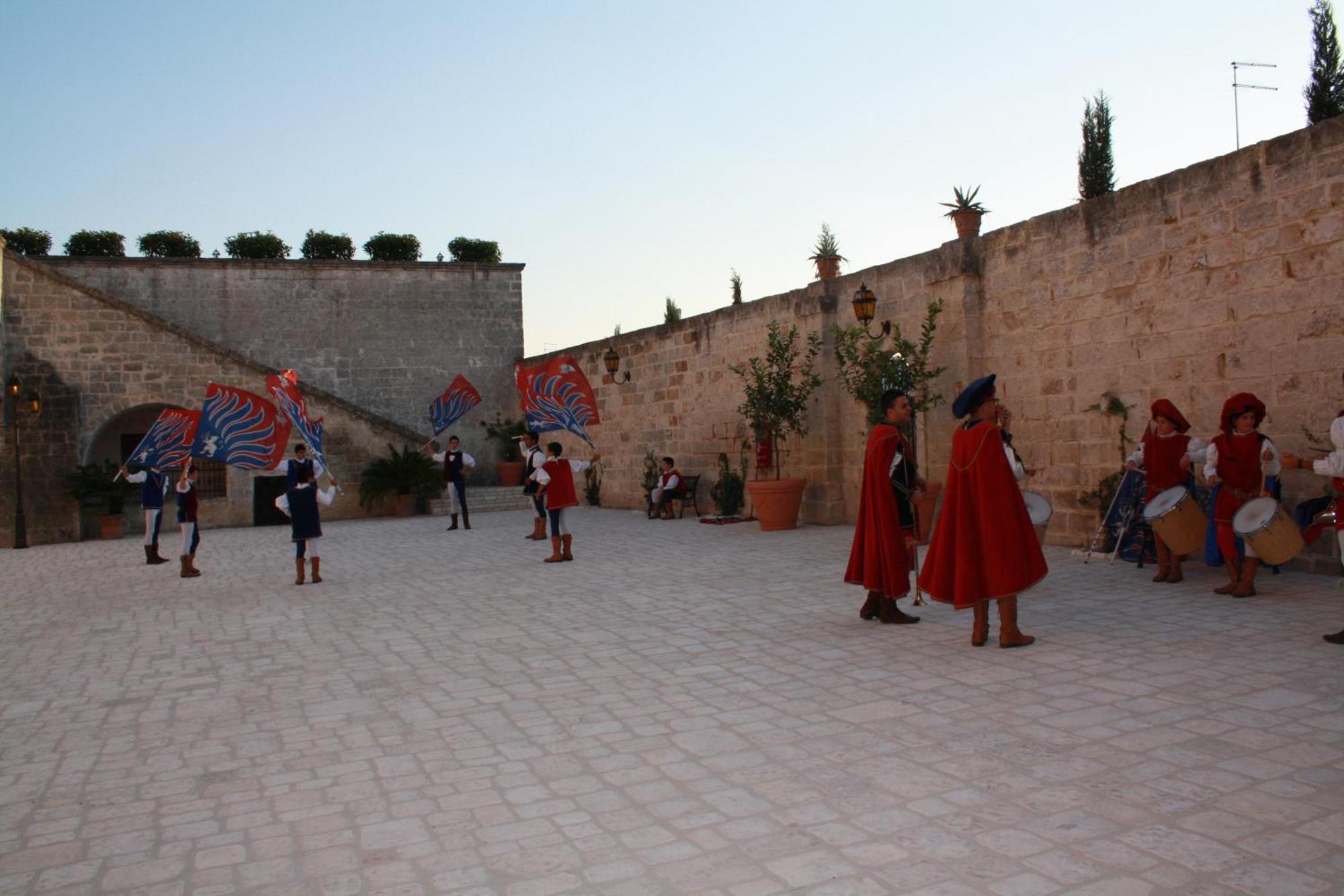 Castello Conti Filo Bed & Breakfast Torre Santa Susanna Dış mekan fotoğraf